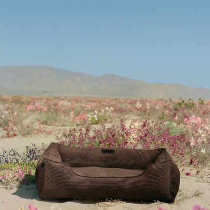 Chester & Lee | Milk Chocolate Sleeper Dog Bed