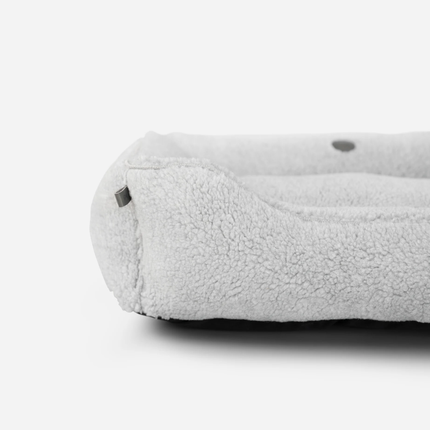 Chester & Lee | Furry Sleeper Dog Bed Gray