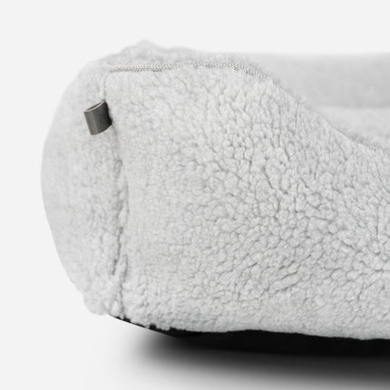 Chester & Lee | Furry Sleeper Dog Bed Gray